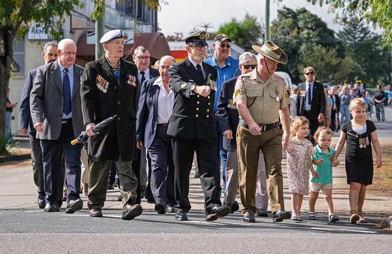The sun shines for Anzac Day in Gloucester