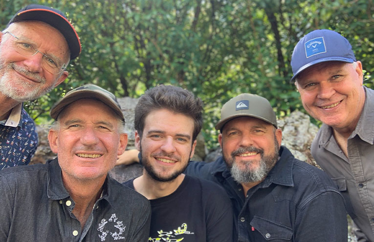Free Bowden Brothers gig to support Gloucester Golf Club