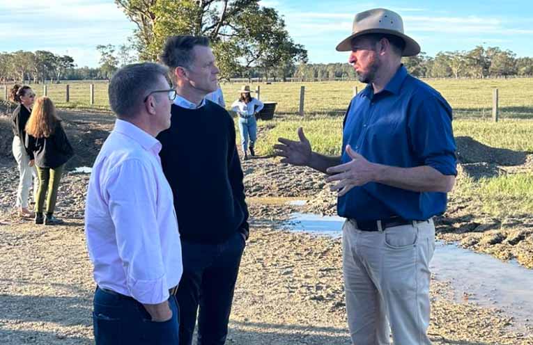 Kemp calls out Premier’s flood recovery comments