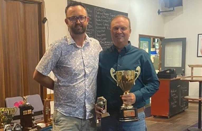 Blanch and Davies dominate golf presentation