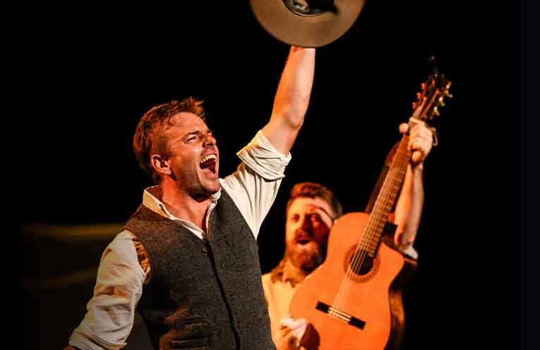 Tim Maddren and Mat Brooker tell the story of ‘The Man From Snowy River’. Photo: supplied.