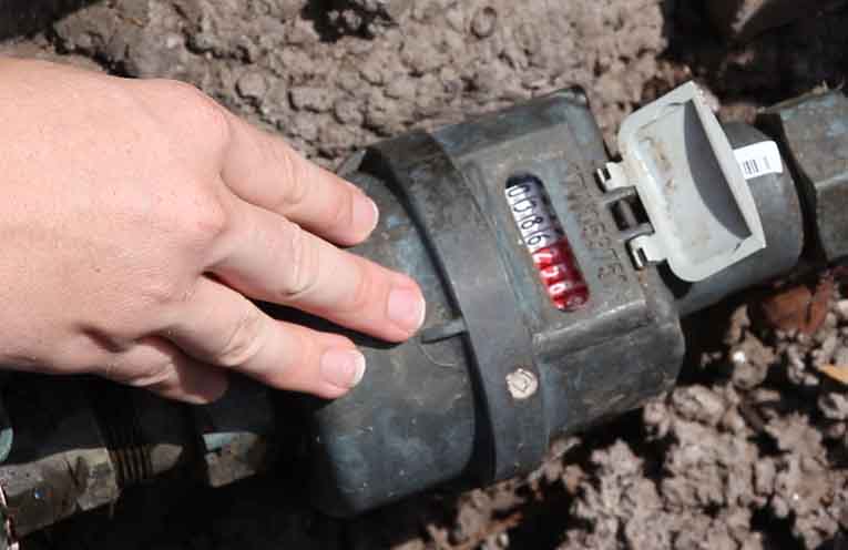 Maintaining clear access to water meters