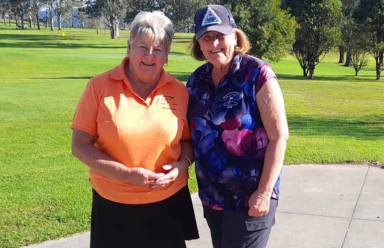 Nightingale & Paterson Win Women’s Golf