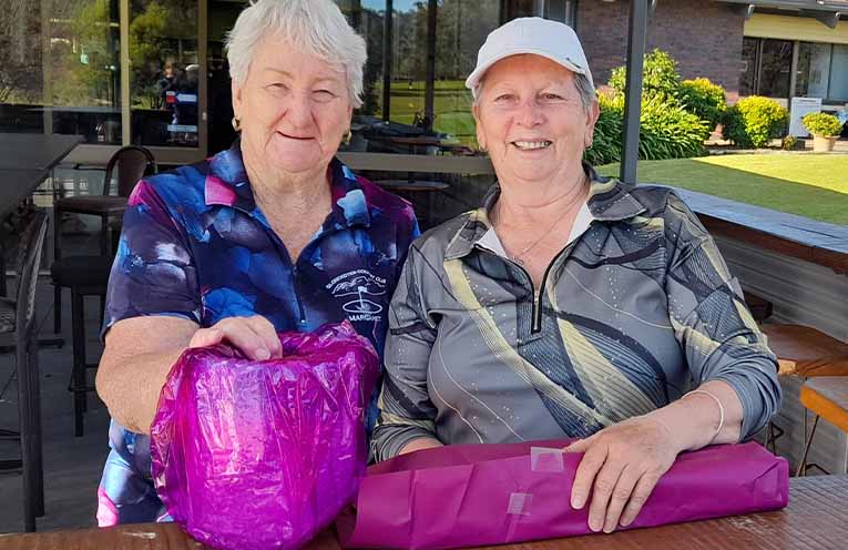 Dunn & Howarth Win Women’s Golf