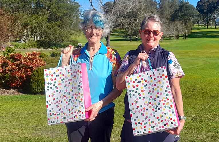 Falla, Burrows in Women’s Golf Wins