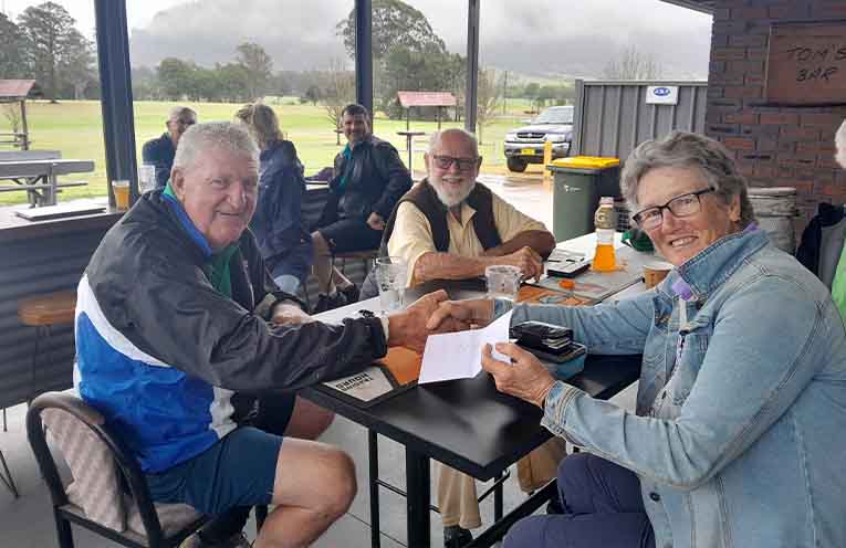 Rabbett Wins Vets Golf
